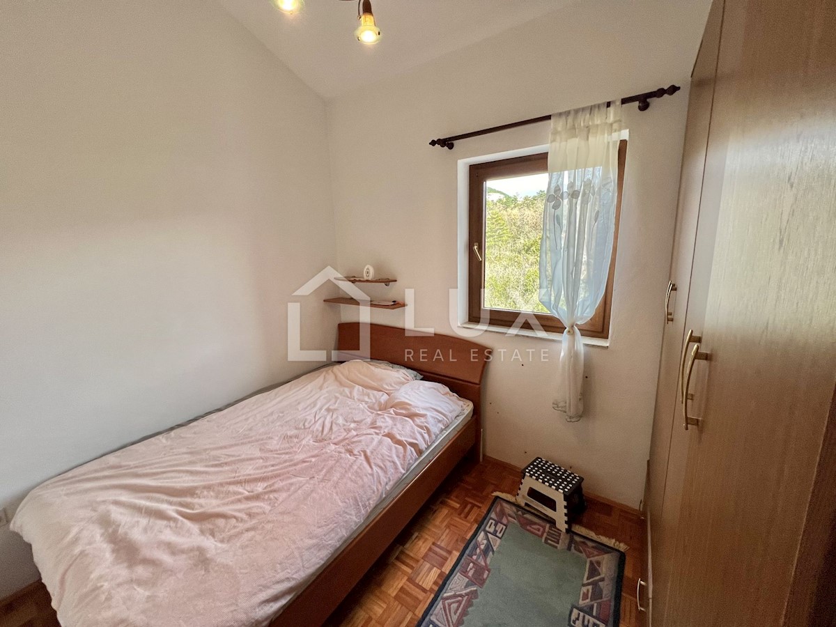 CRIKVENICA - dvosobni apartma 42m2, pogled na morje