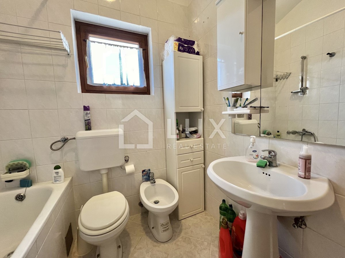 CRIKVENICA - dvosobni apartma 42m2, pogled na morje