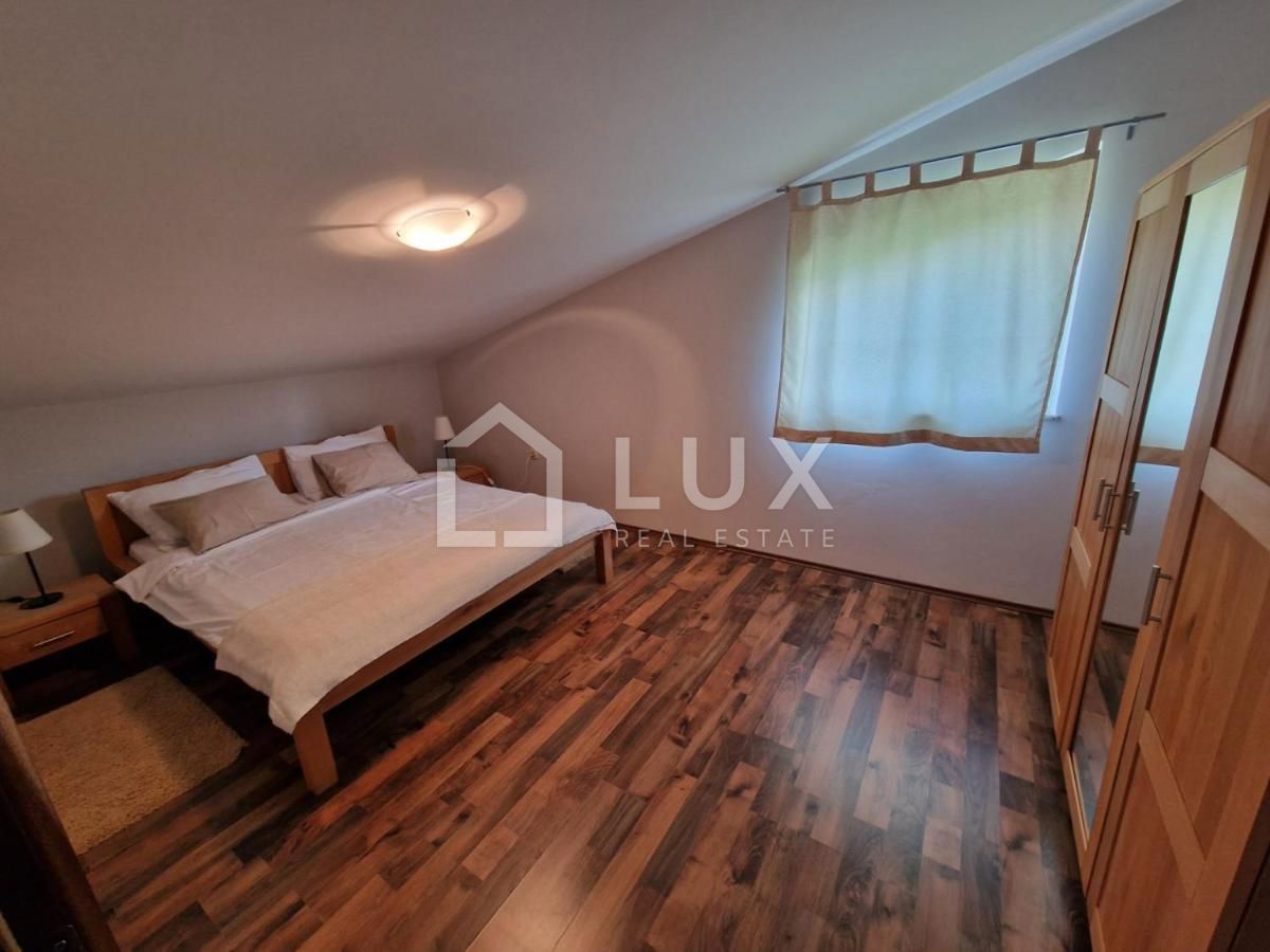 CRIKVENICA - apartmajska hiša z bazenom