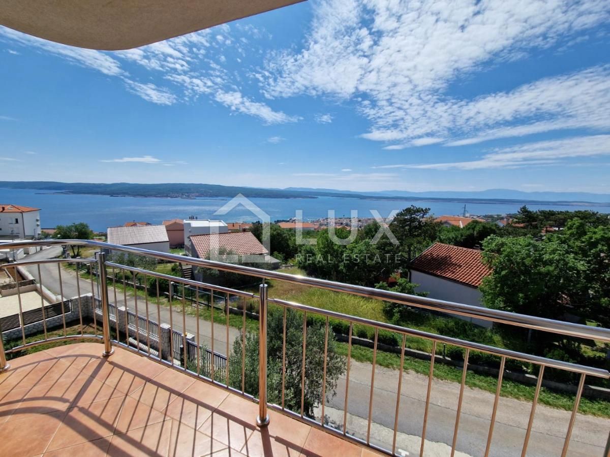 CRIKVENICA - apartmajska hiša z bazenom