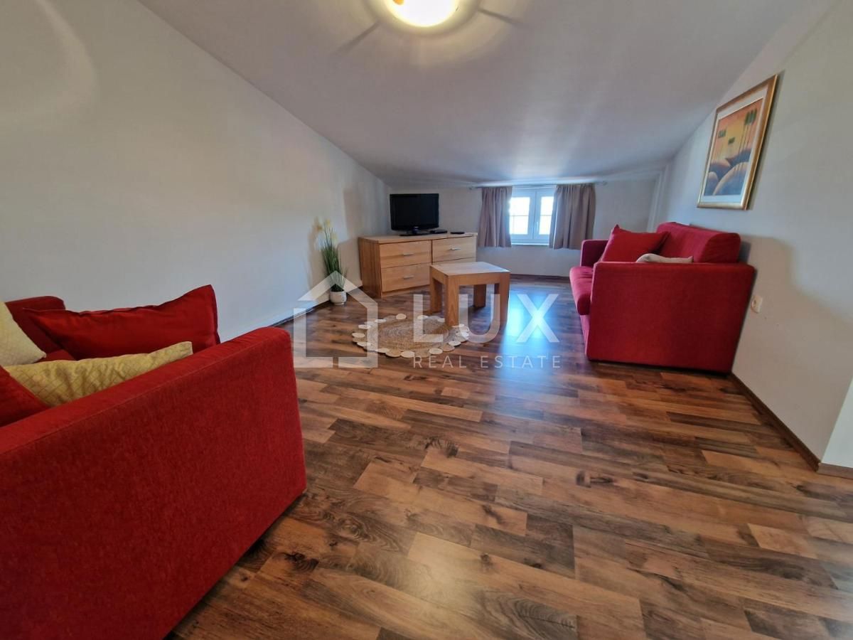 CRIKVENICA - apartmajska hiša z bazenom