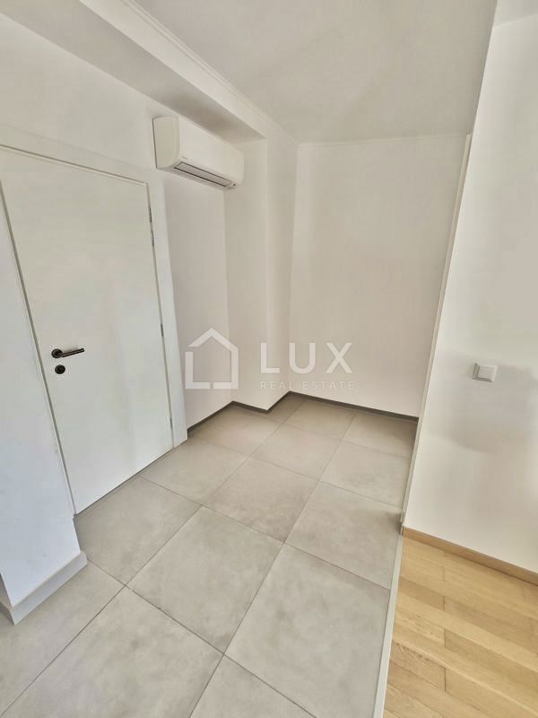 CRIKVENICA - apartma 52m2, druga vrsta do morja