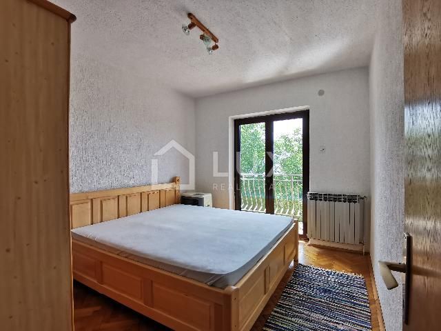 SMOKVICA KRMPOTSKA - dvojček, 70m do morja