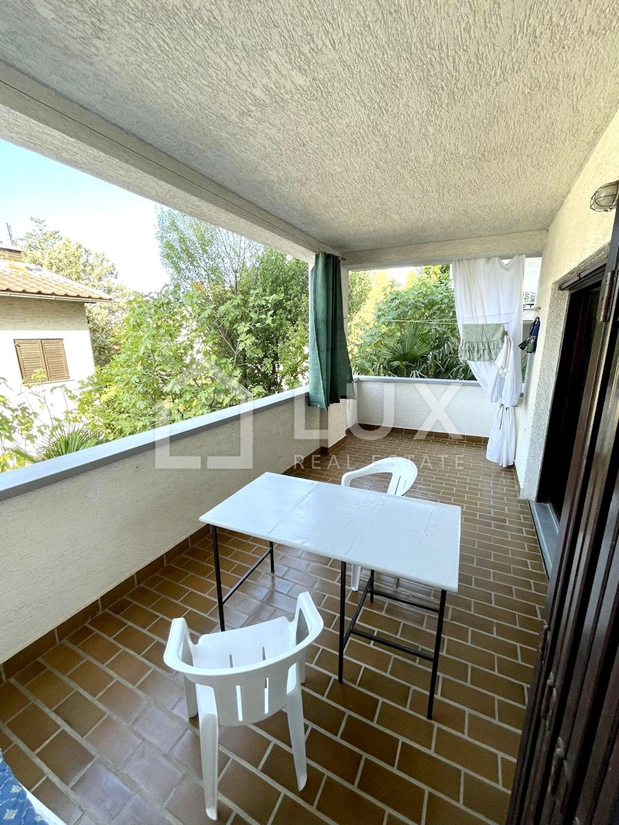 DRAMALJ - dva apartmaja z vrtom in parkiriščem