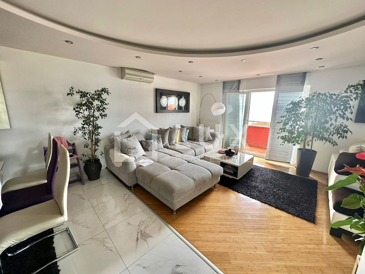 CRIKVENICA - stanovanje 125m2, 3s + kopalnica