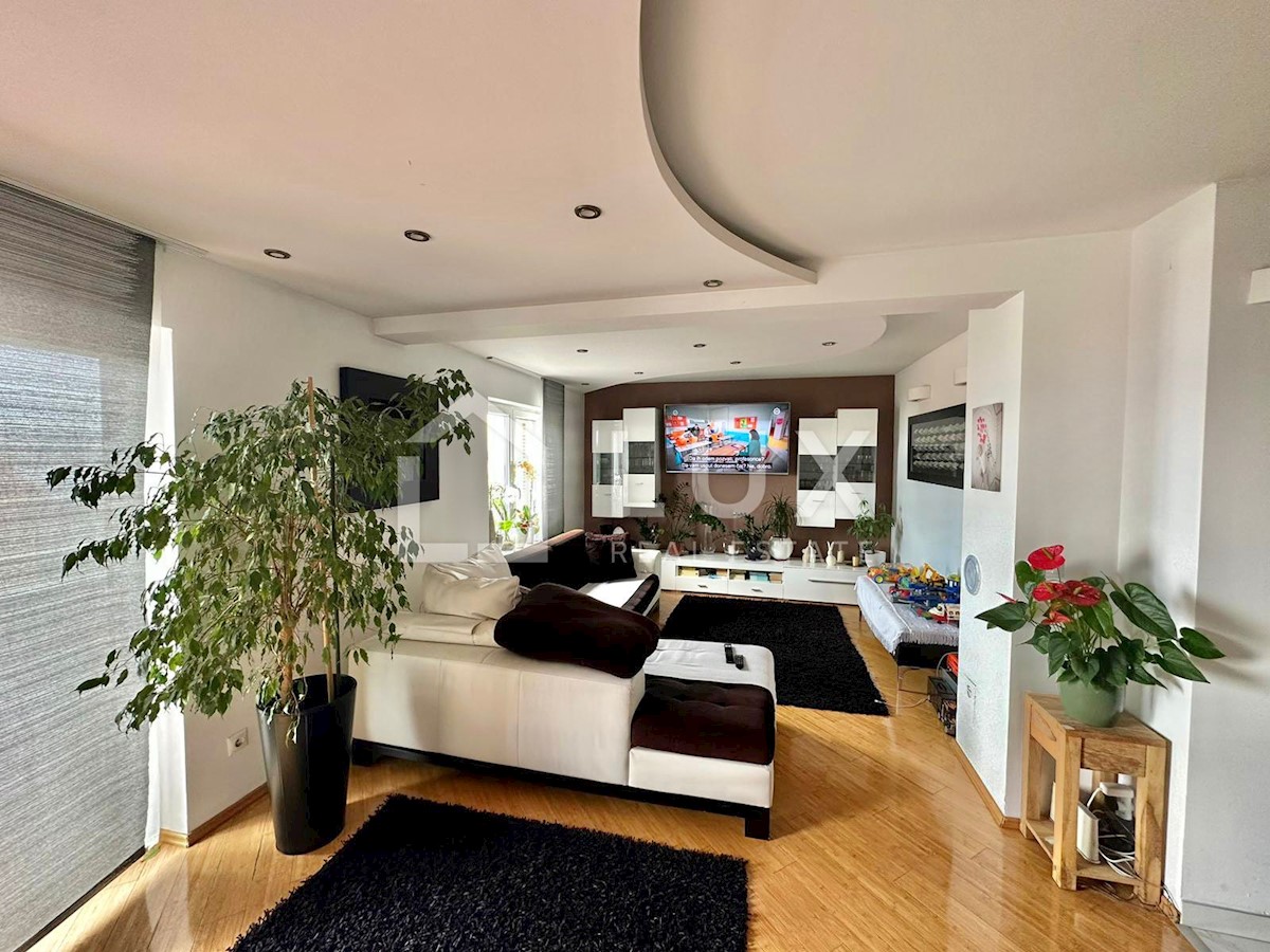 CRIKVENICA - stanovanje 125m2, 3s + kopalnica