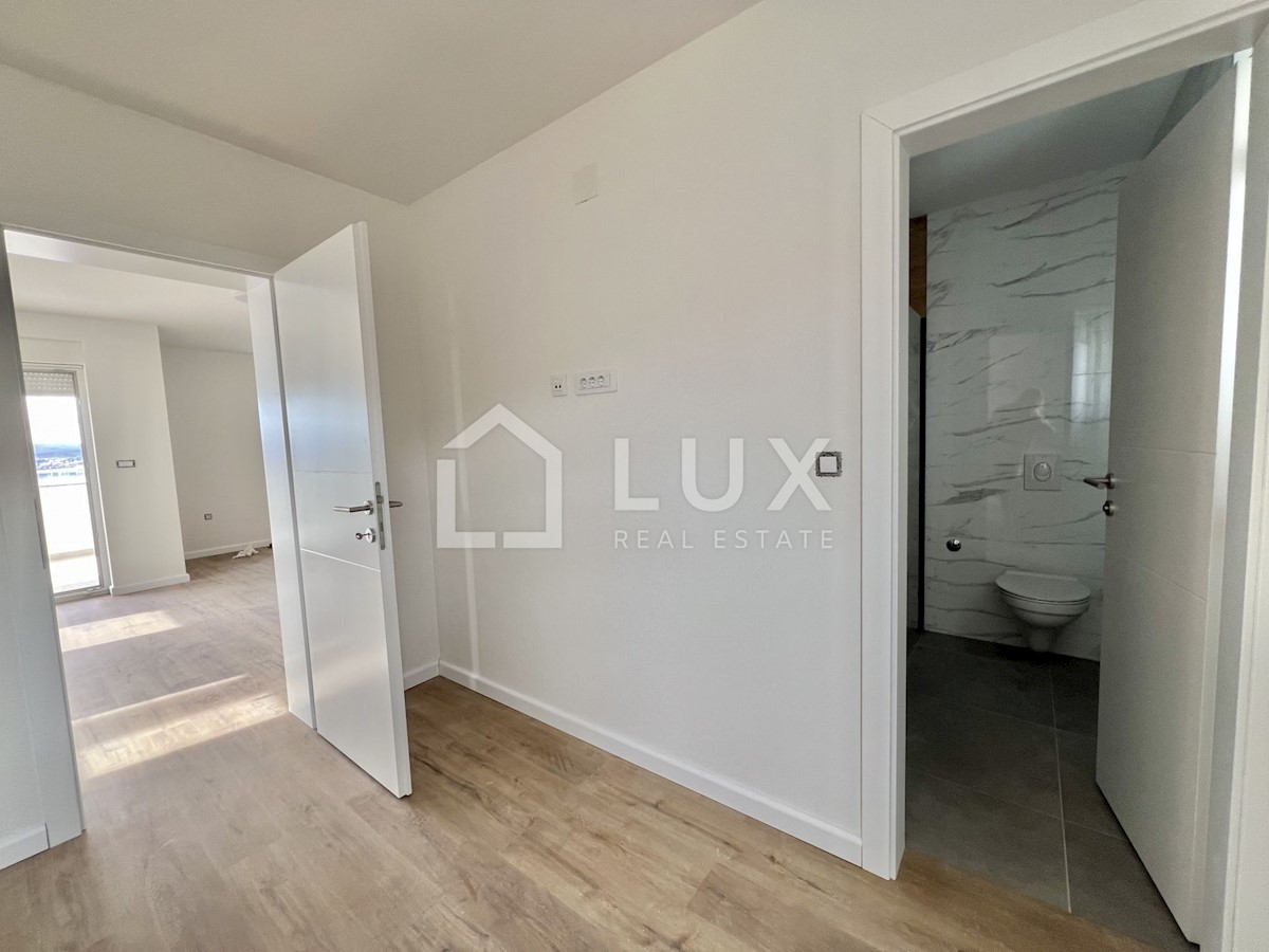 CRIKVENICA - novogradnja, apartma 122m2, pogled na morje