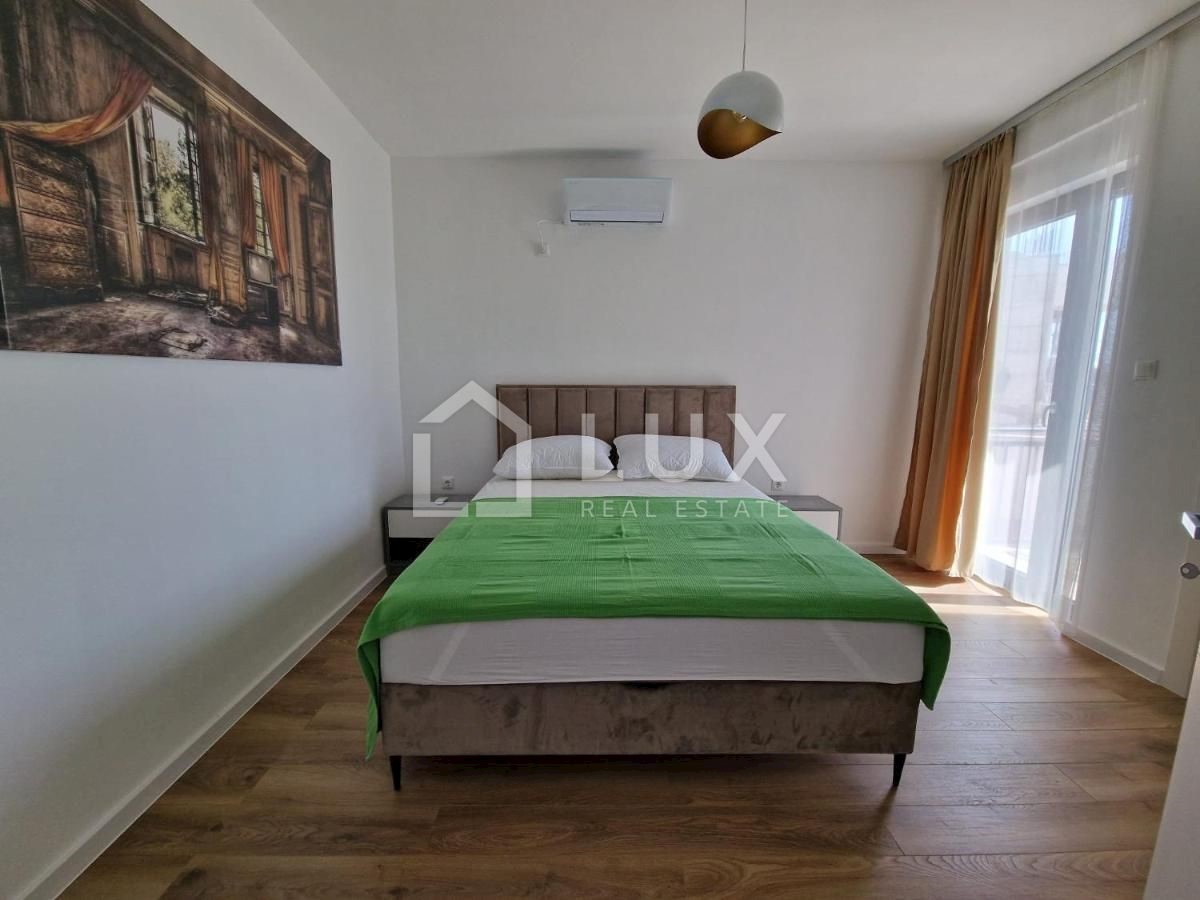 CRIKVENICA - vila z bazenom