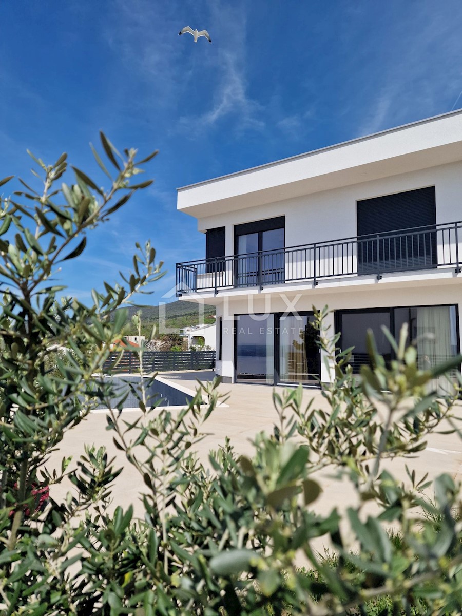 CRIKVENICA - vila z bazenom