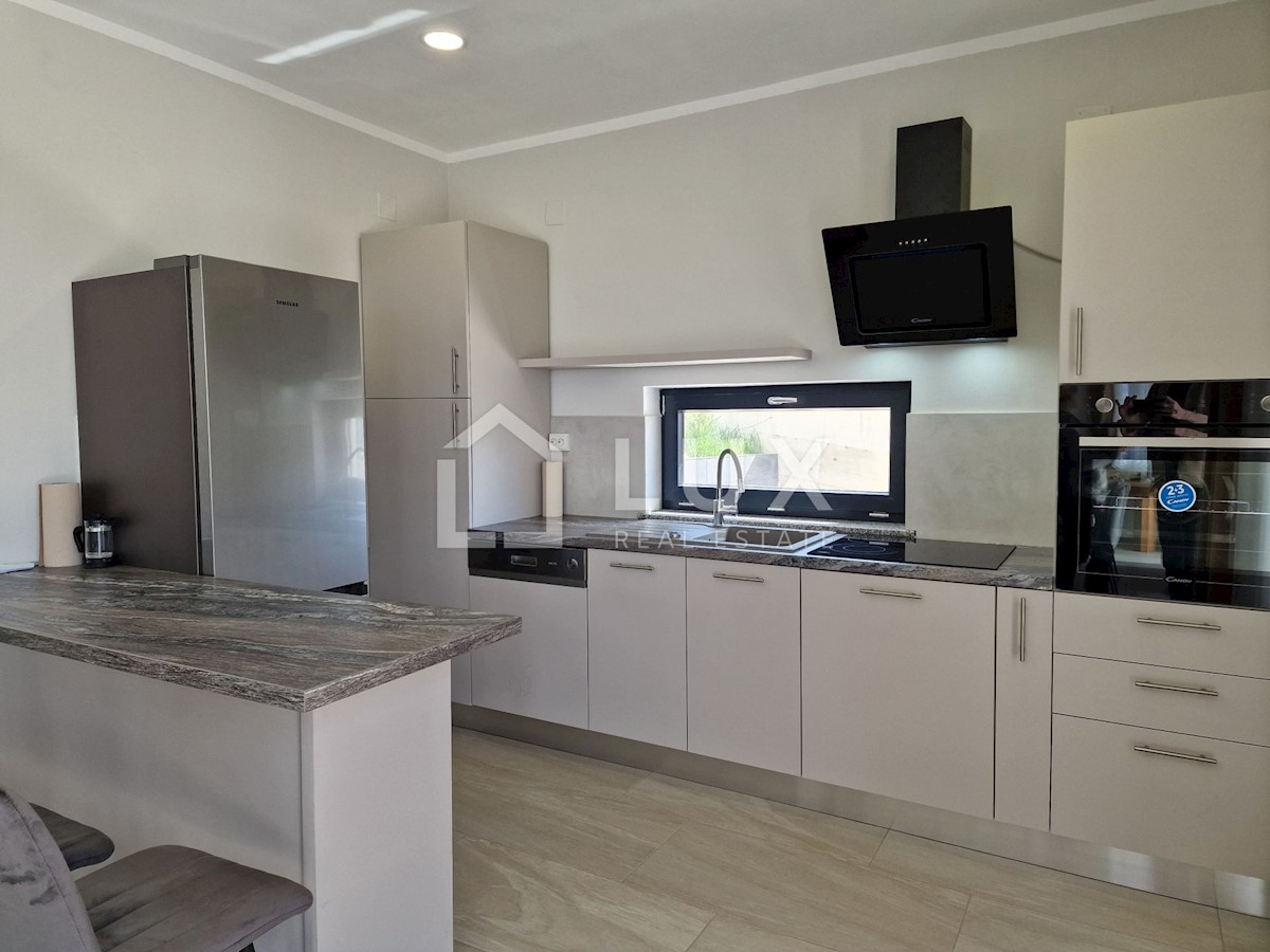 CRIKVENICA - vila z bazenom