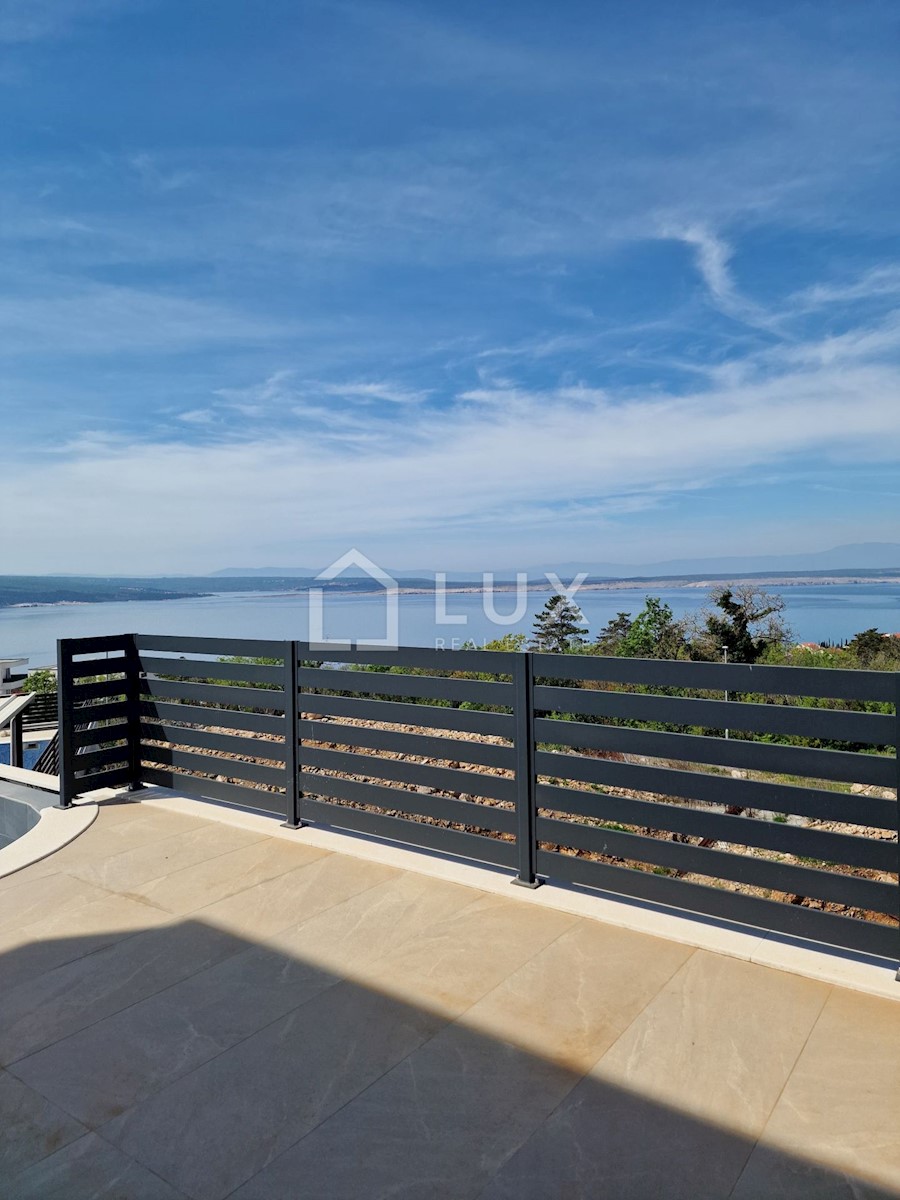 CRIKVENICA - vila z bazenom