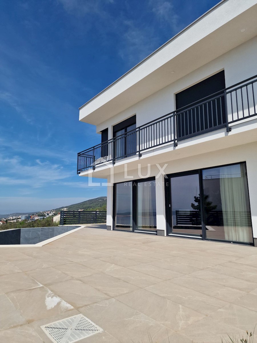CRIKVENICA - vila z bazenom