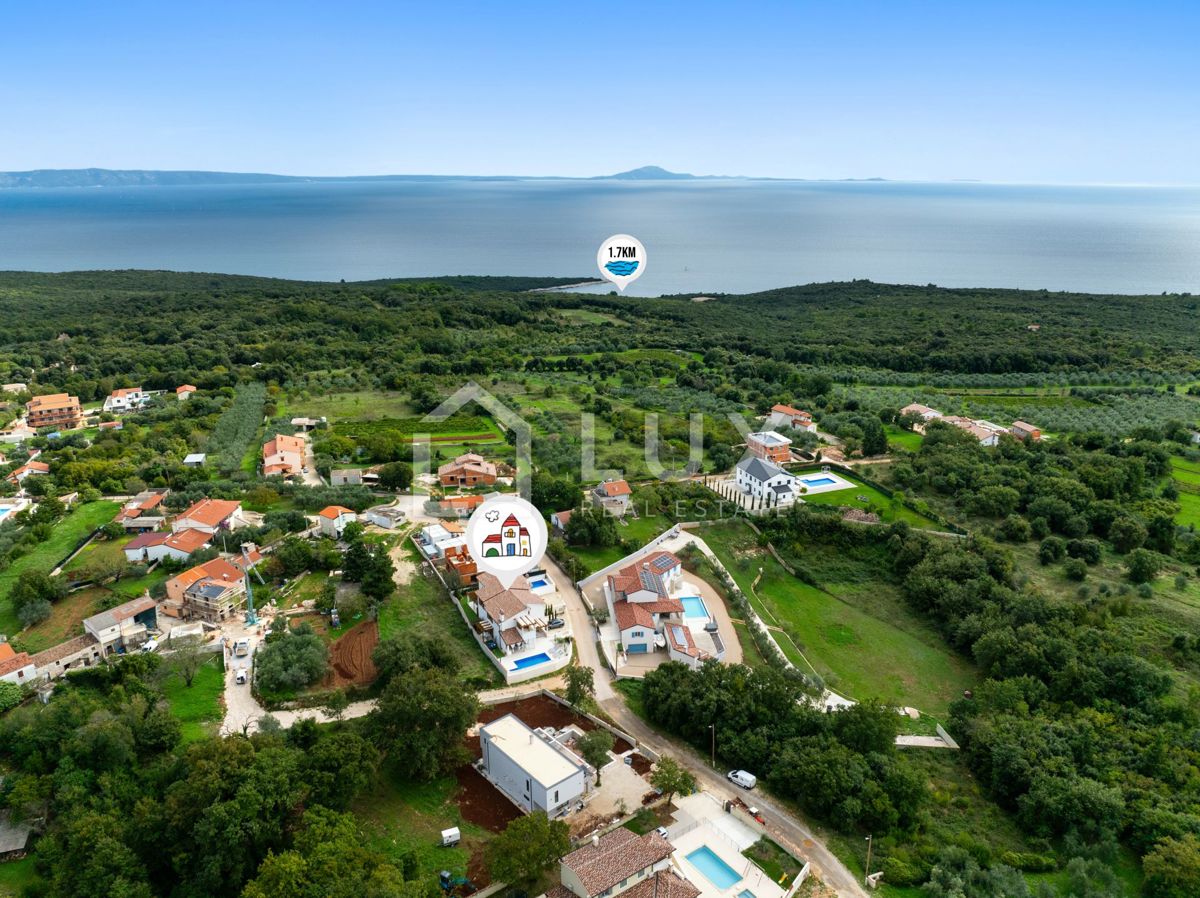 MARČANA - hiša 153m2 z bazenom
