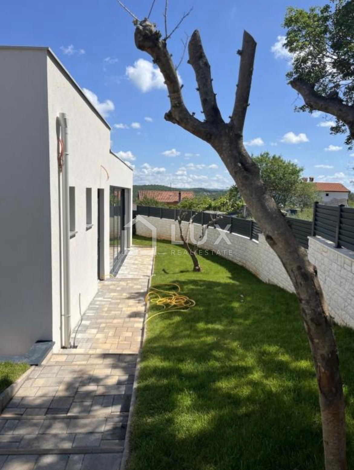 ROVINJ - moderna vila z bazenom