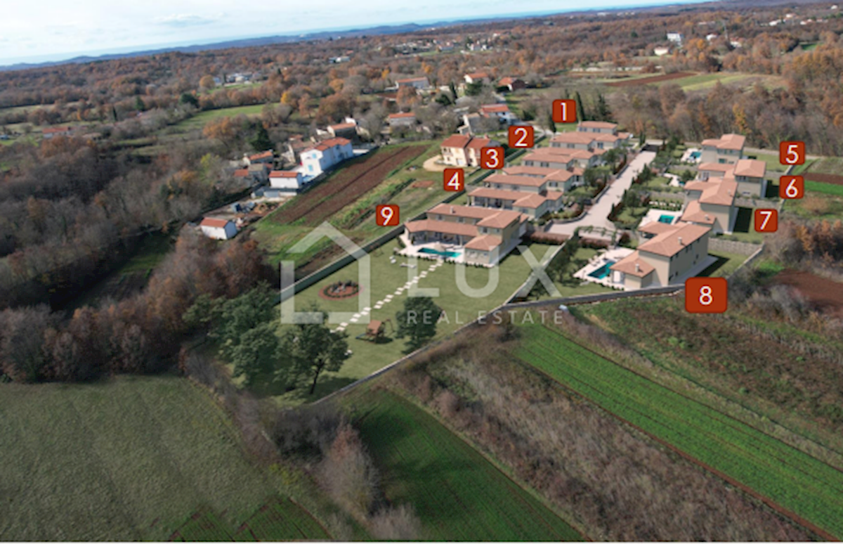 KANFANAR - vila z bazenom, novogradnja