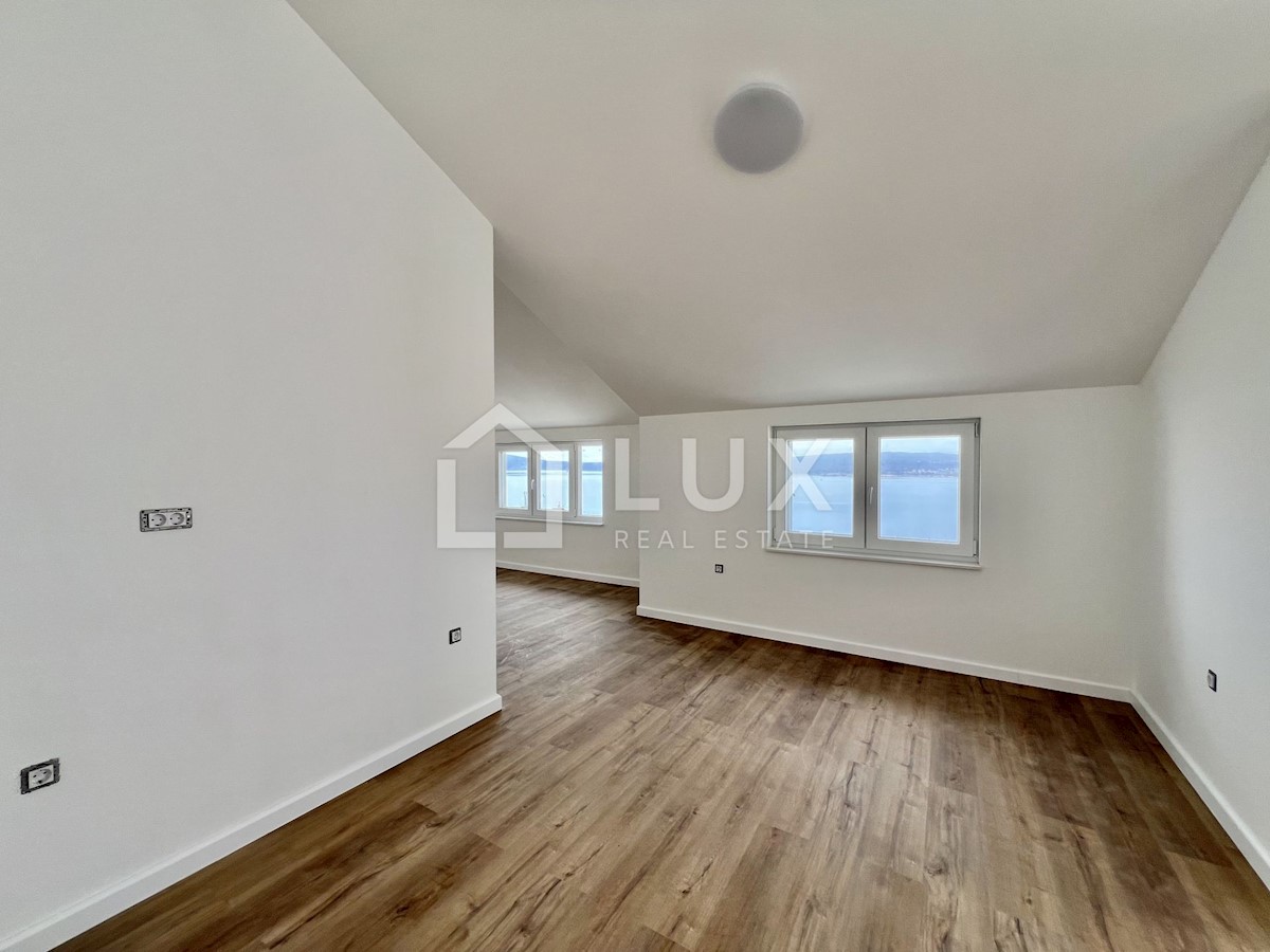 CRIKVENICA - penthouse 110m2, pogled na morje