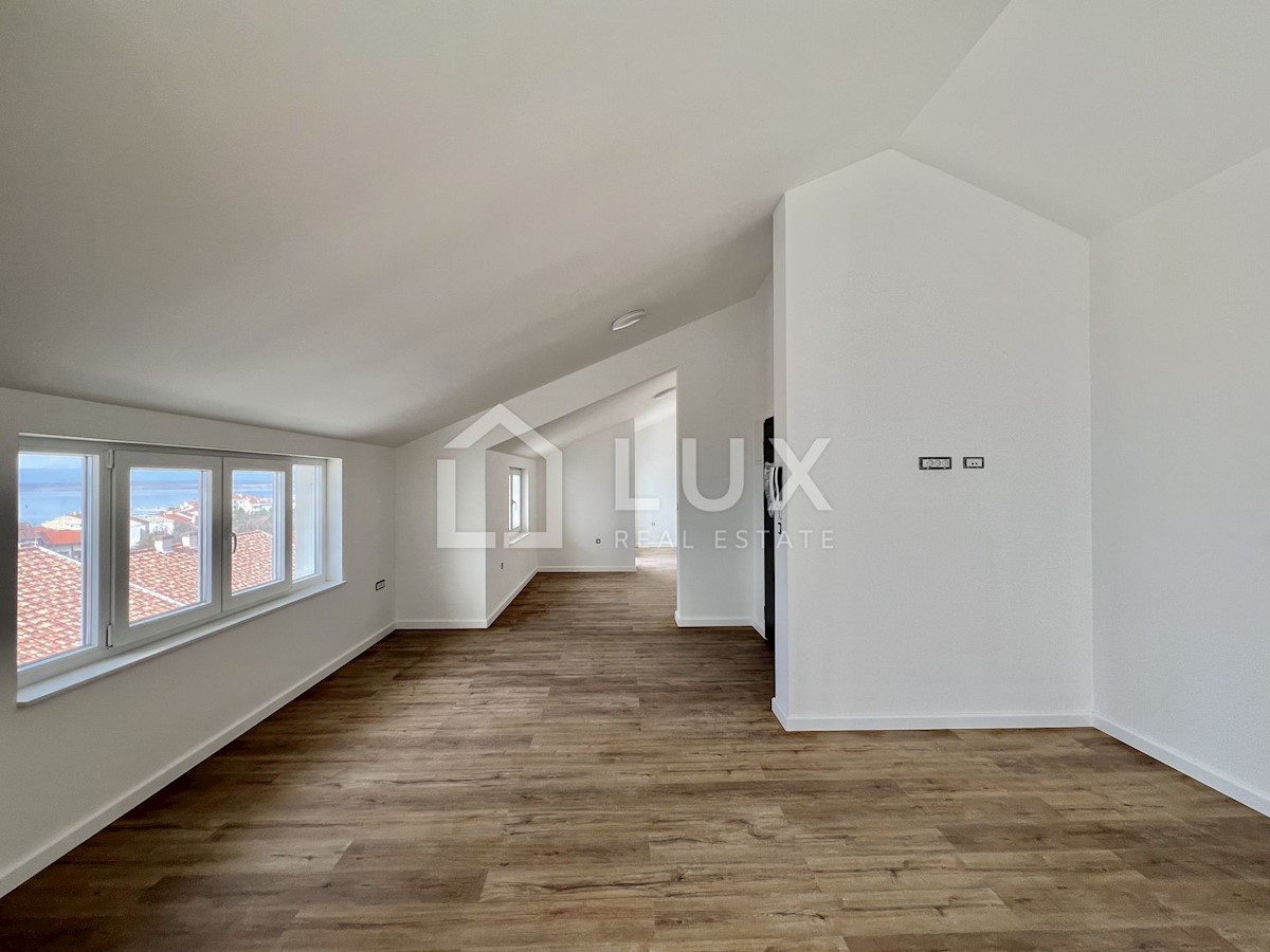 CRIKVENICA - penthouse 110m2, pogled na morje