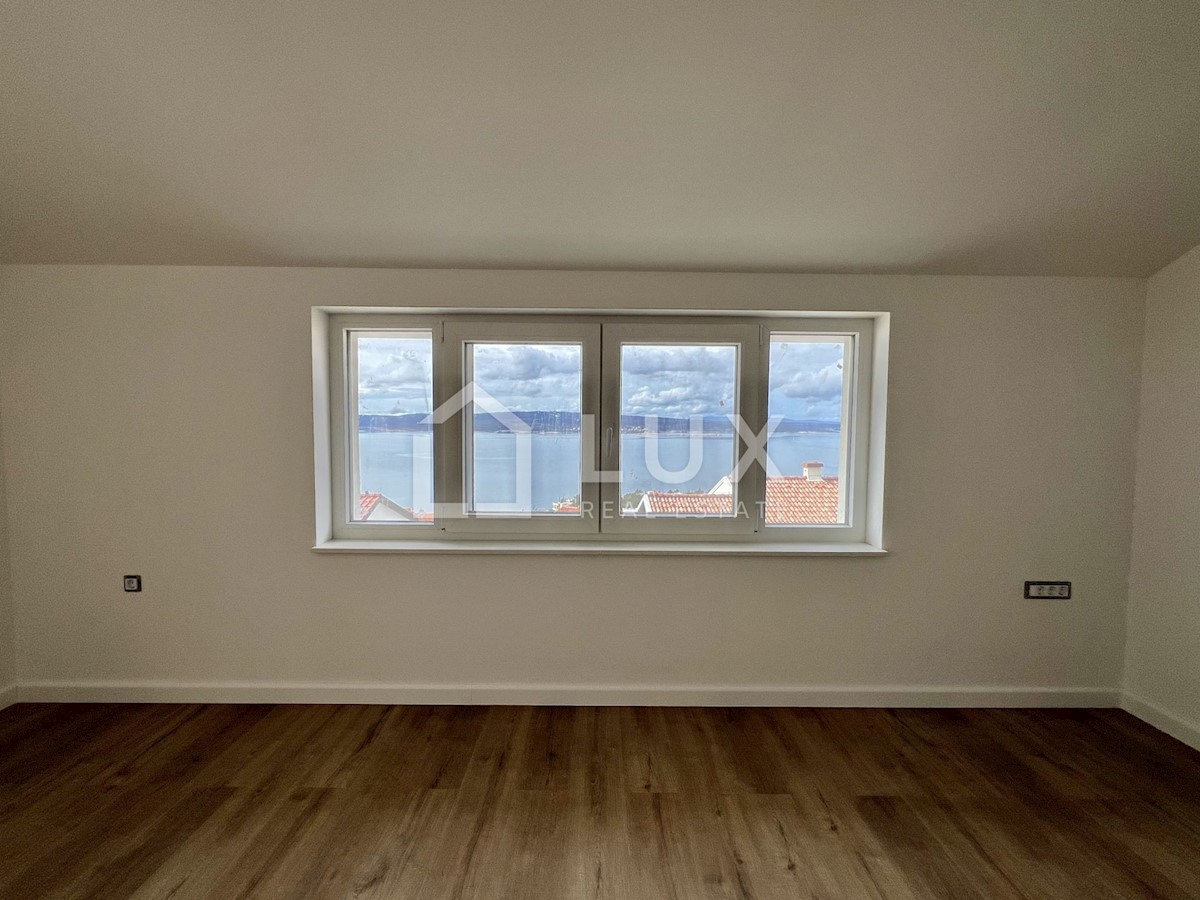 CRIKVENICA - penthouse 110m2, pogled na morje