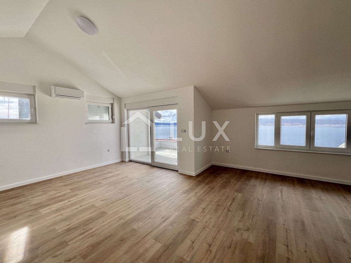 CRIKVENICA - penthouse 110m2, pogled na morje