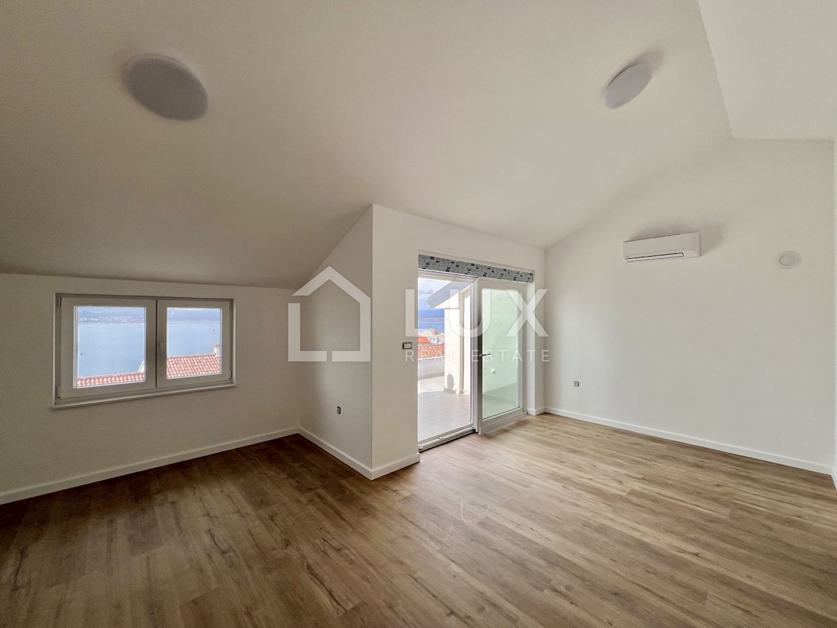 CRIKVENICA - penthouse 110m2, pogled na morje