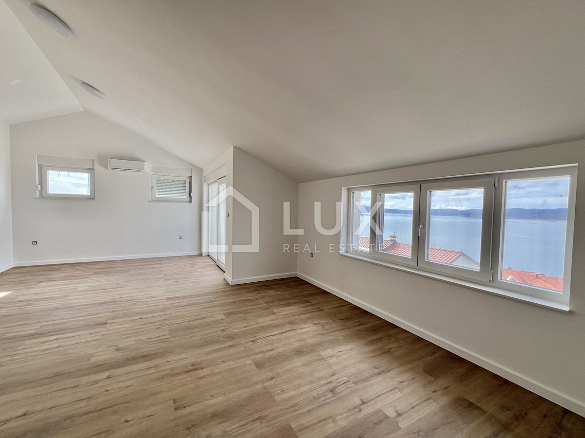CRIKVENICA - penthouse 110m2, pogled na morje