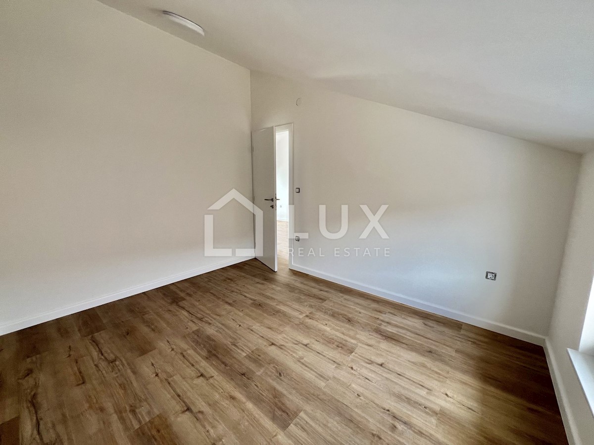 CRIKVENICA - penthouse 110m2, pogled na morje