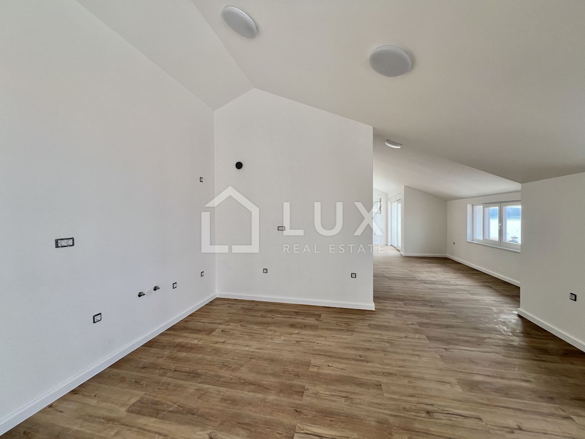 CRIKVENICA - penthouse 110m2, pogled na morje