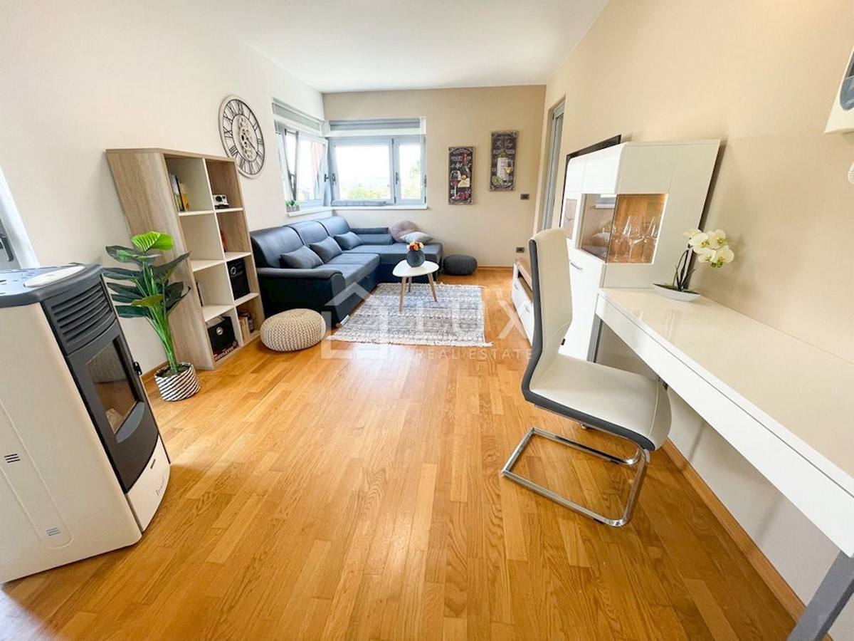 ROVINJ - pritlično stanovanje 66m2 + garaža