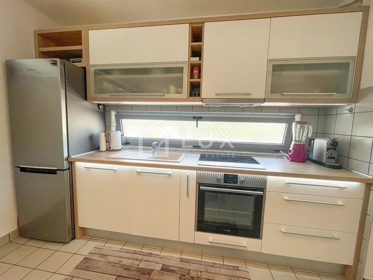 ROVINJ - pritlično stanovanje 66m2 + garaža