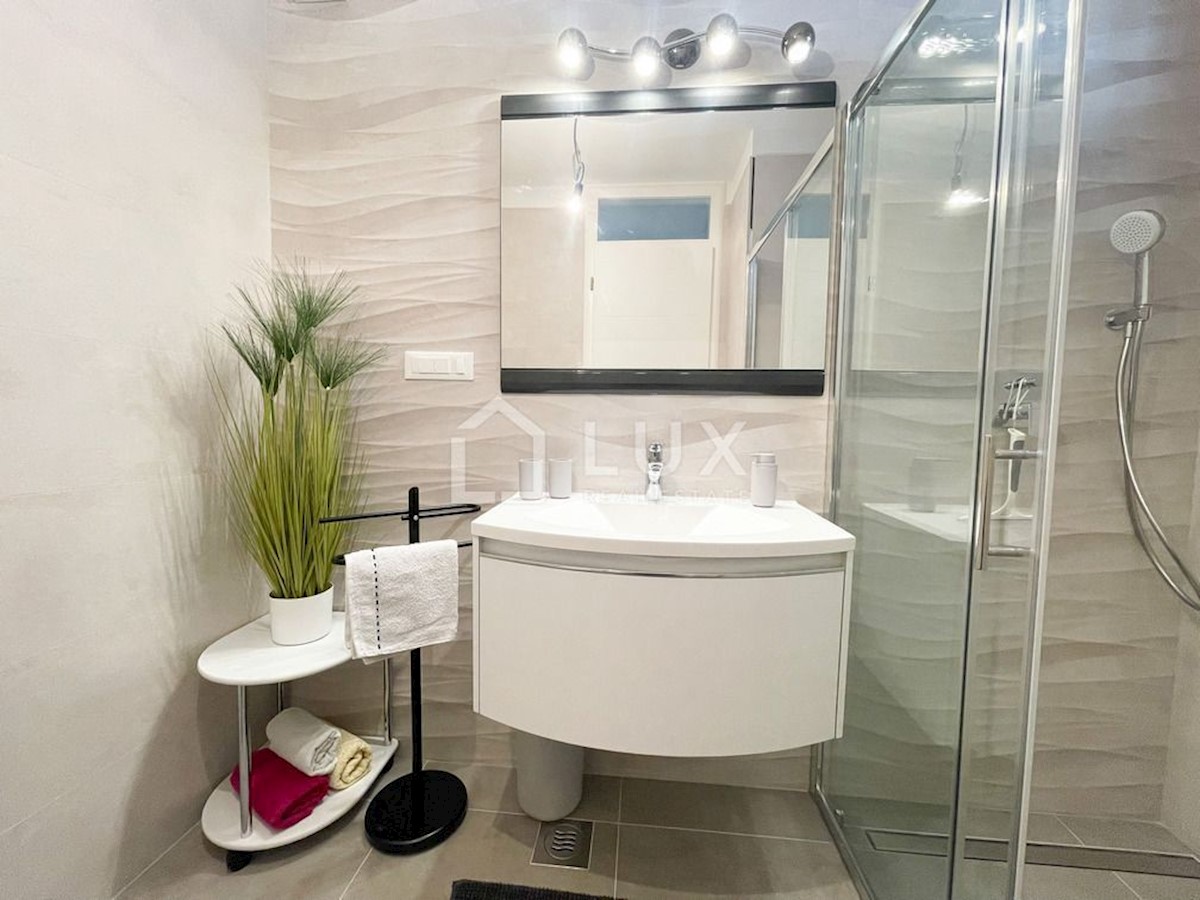ROVINJ - pritlično stanovanje 66m2 + garaža