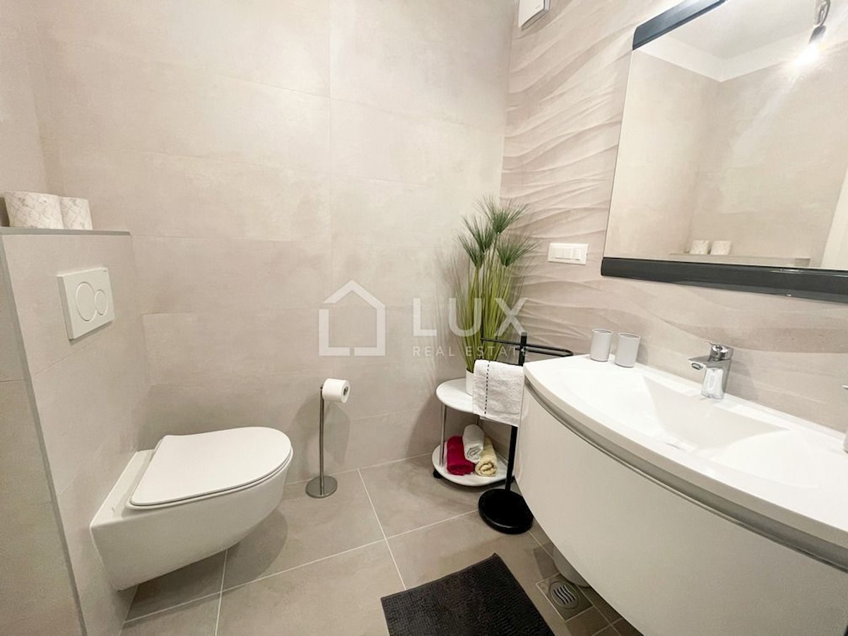 ROVINJ - pritlično stanovanje 66m2 + garaža