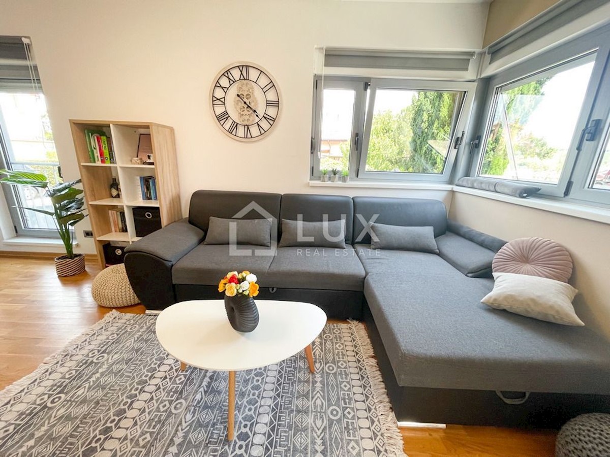 ROVINJ - pritlično stanovanje 66m2 + garaža