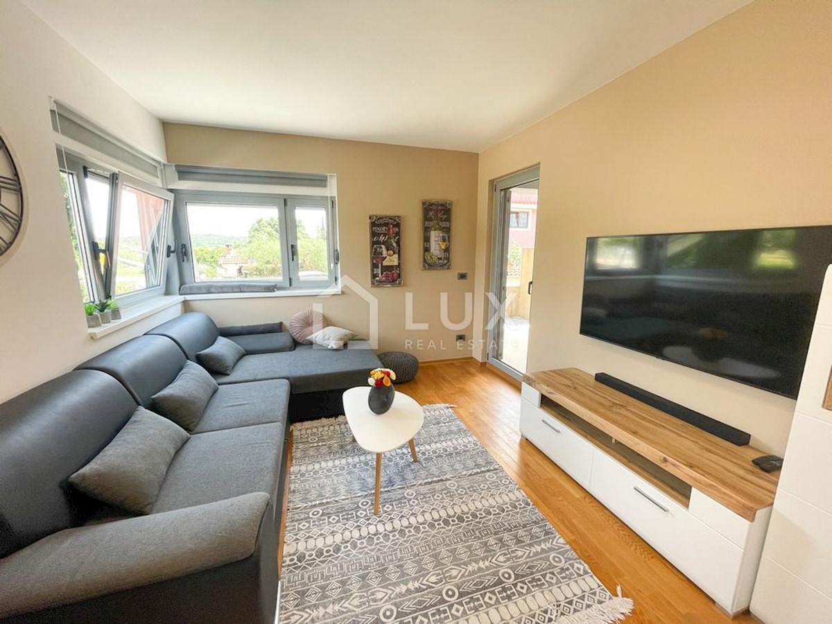 ROVINJ - pritlično stanovanje 66m2 + garaža