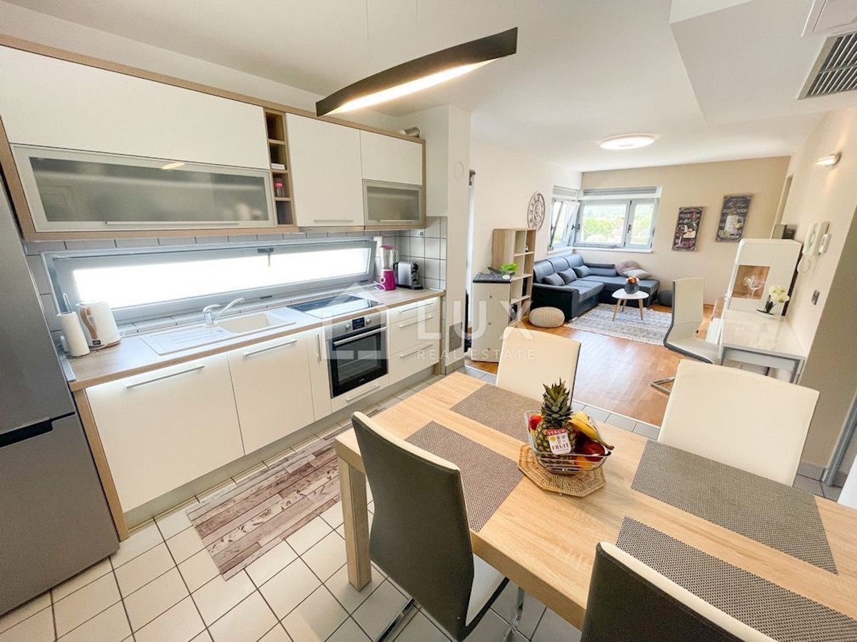 ROVINJ - pritlično stanovanje 66m2 + garaža