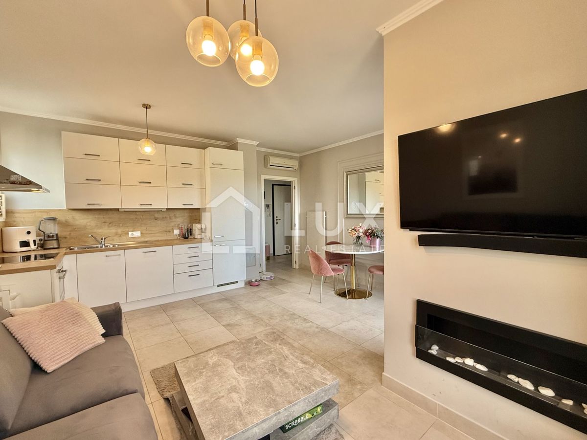 CRIKVENICA - apartma 55m2 z bazenom