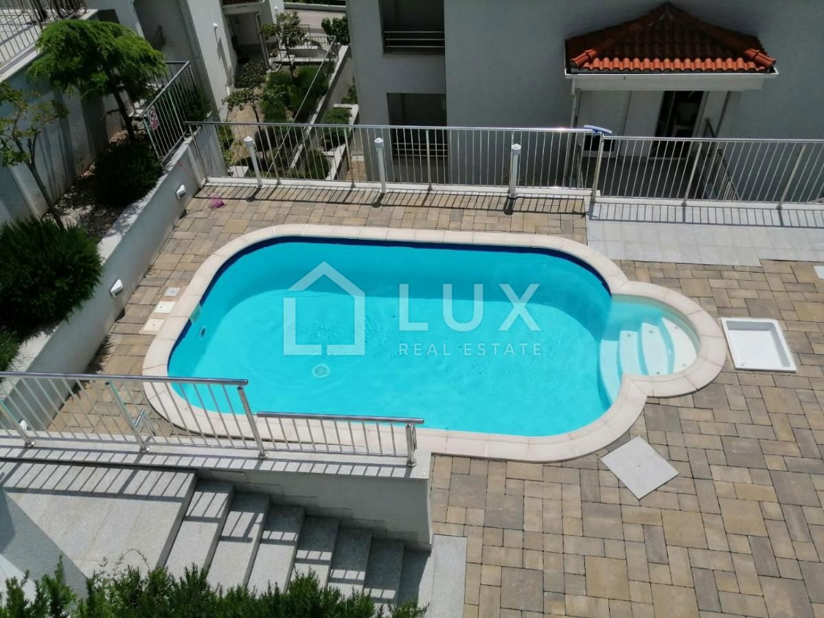 CRIKVENICA - apartma 55m2 z bazenom