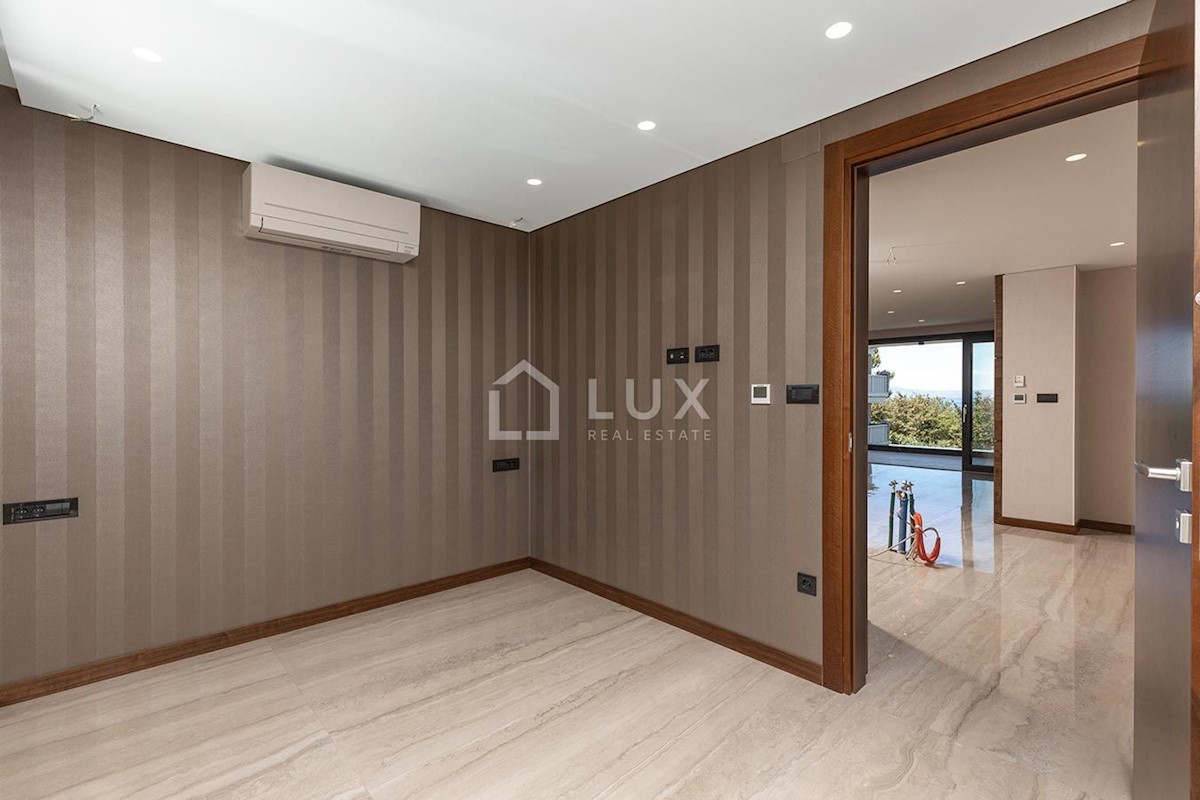 MALINSKA - penthouse 100m do morja, 3 spalnice + kopalnica