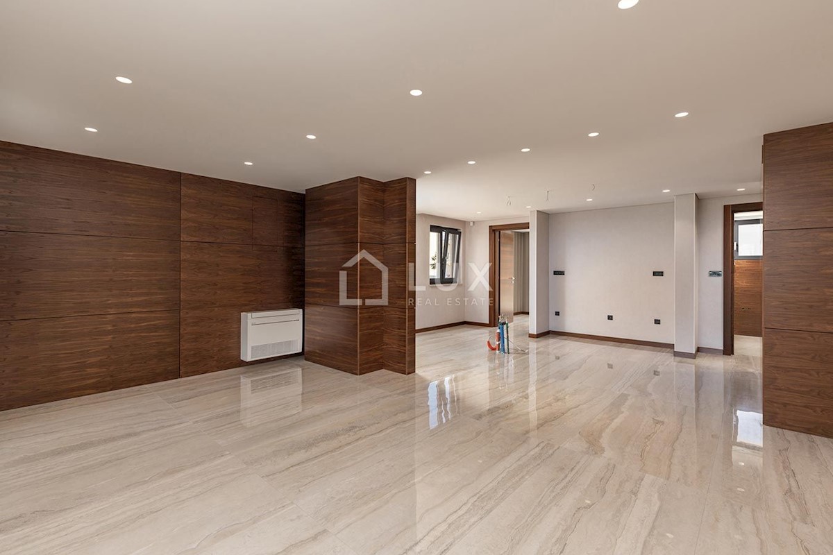 MALINSKA - penthouse 100m do morja, 3 spalnice + kopalnica