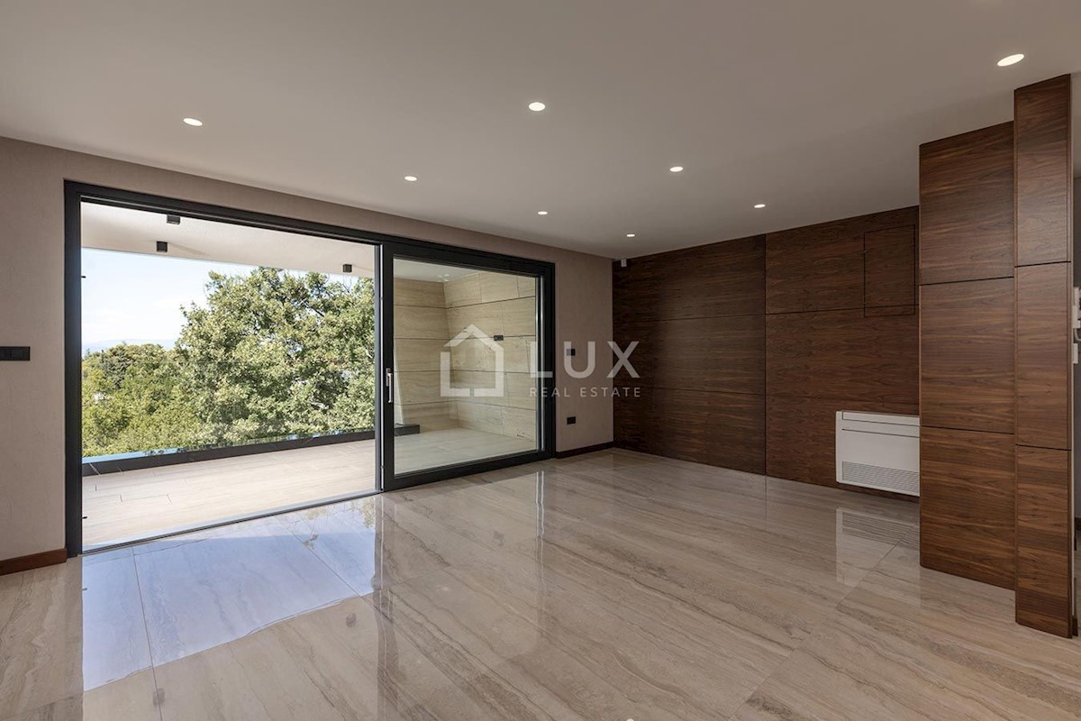 MALINSKA - penthouse 100m do morja, 3 spalnice + kopalnica