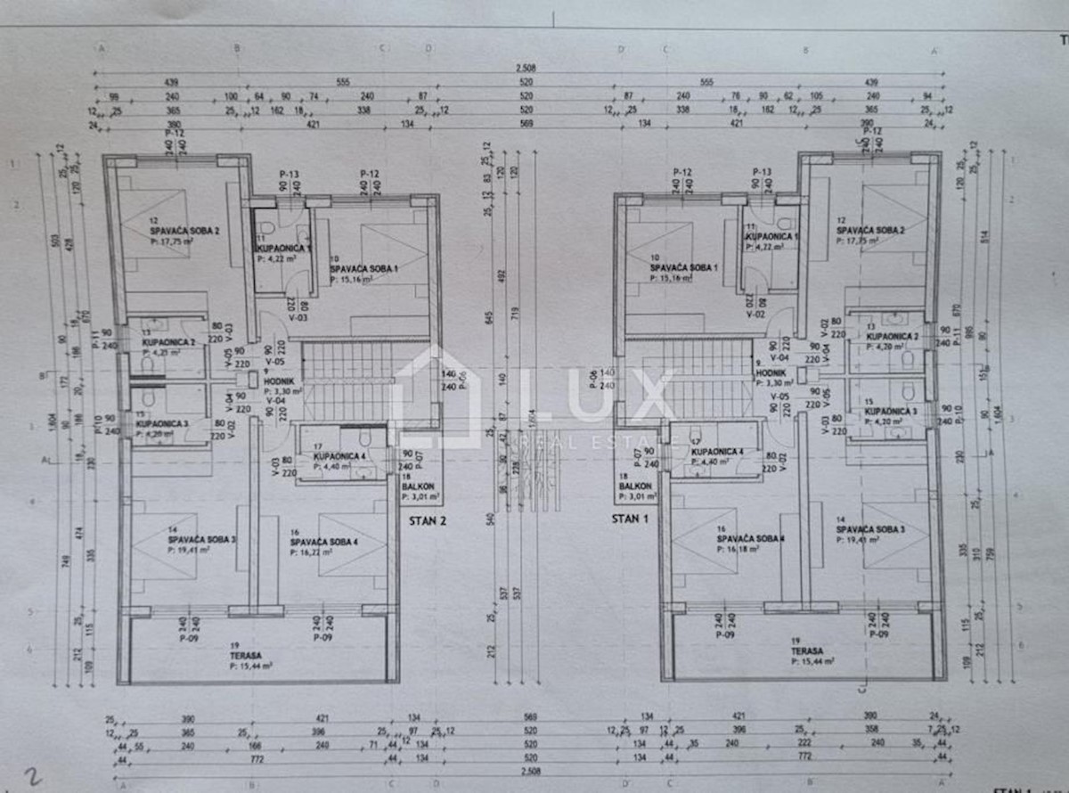 POREČ - moderna vila z bazenom, vrt 720m2