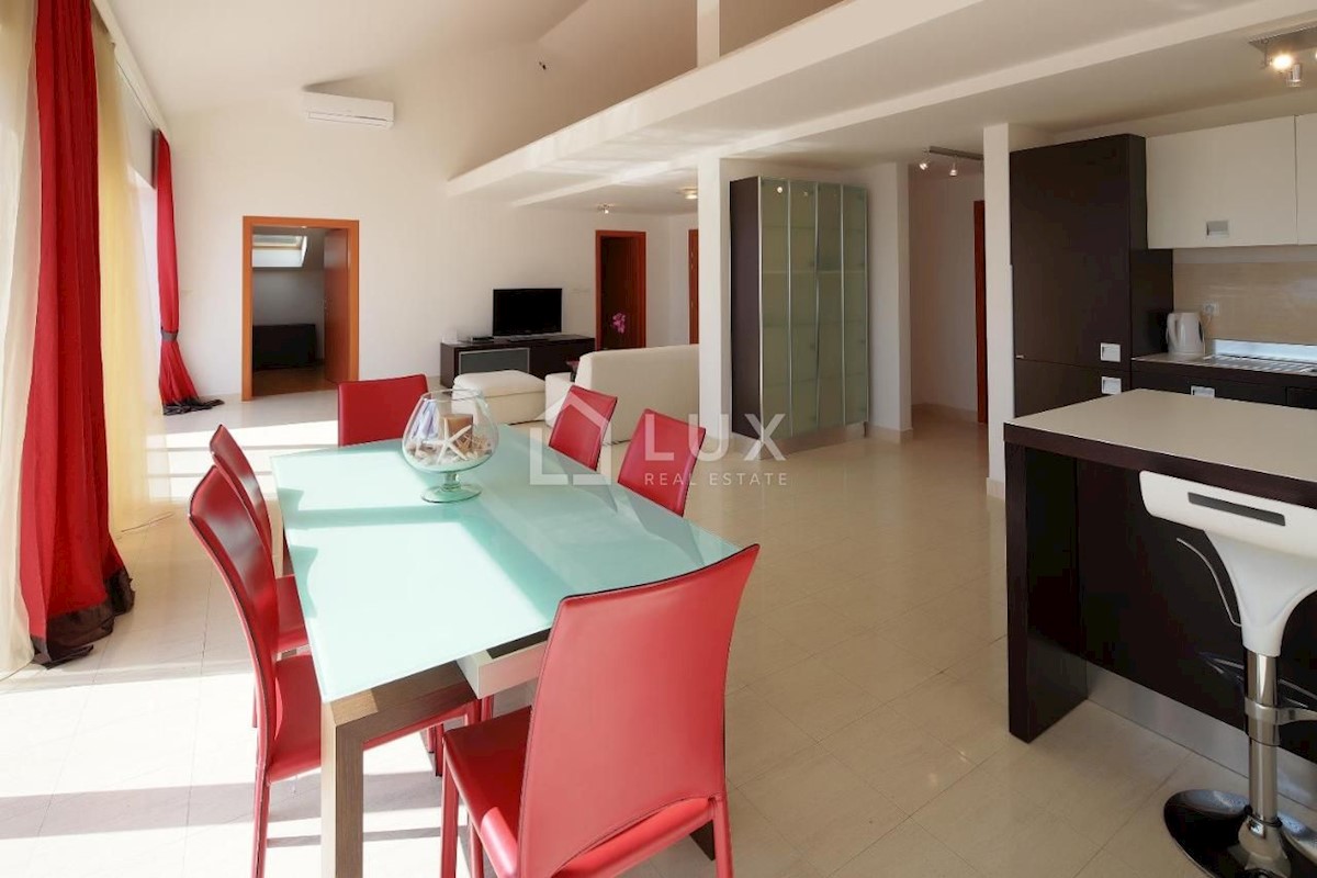 SELCE - penthouse 1. red do morja