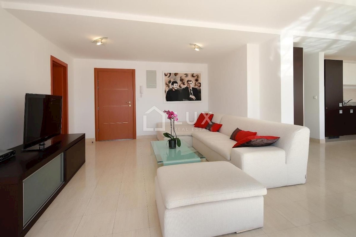 SELCE - penthouse 1. red do morja