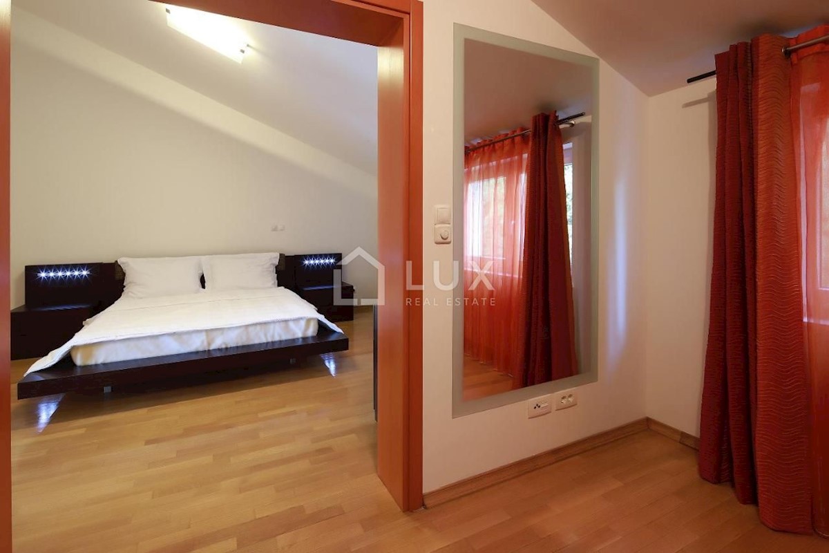 SELCE - penthouse 1. red do morja