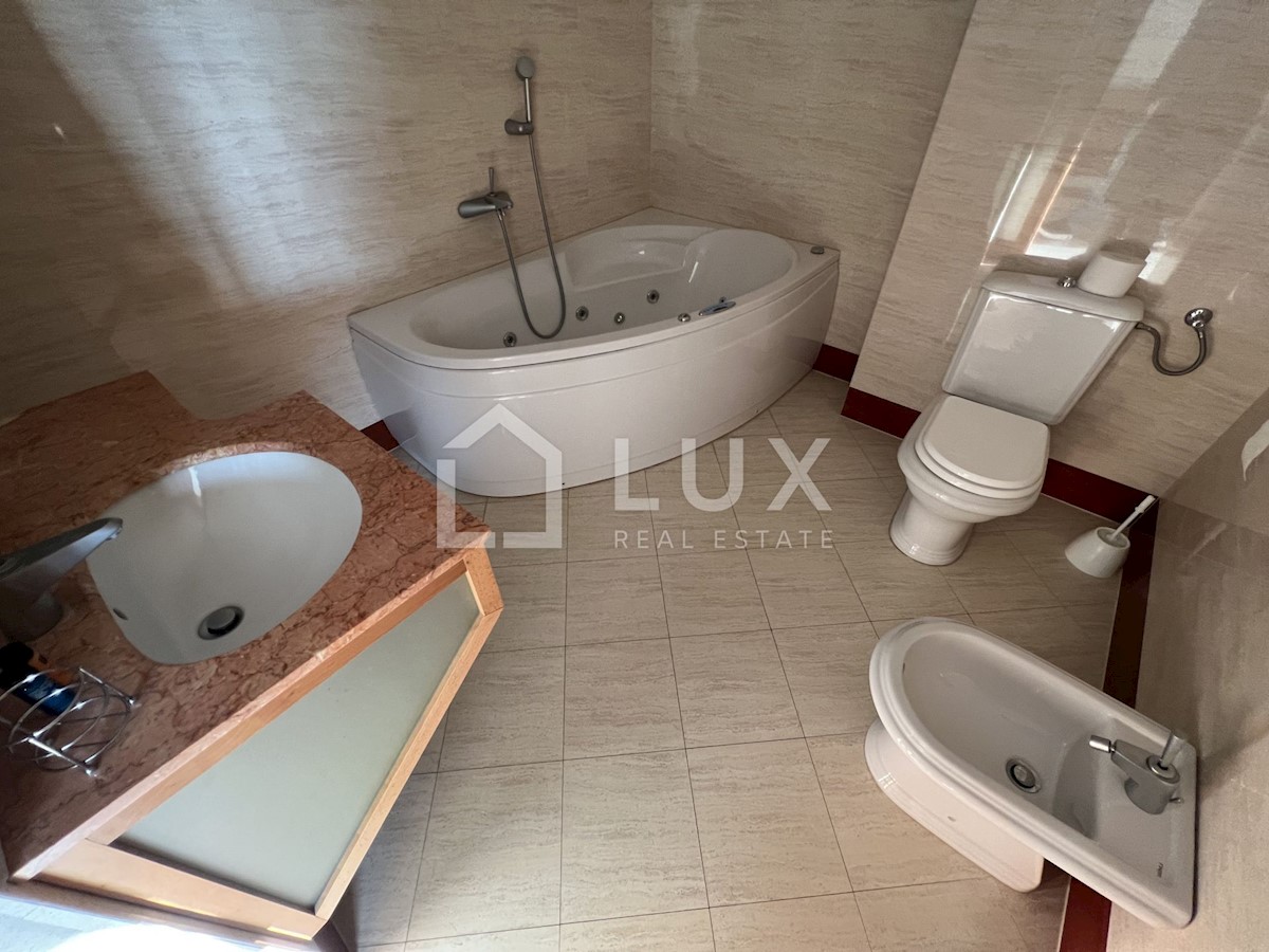 SELCE - penthouse 1. red do morja