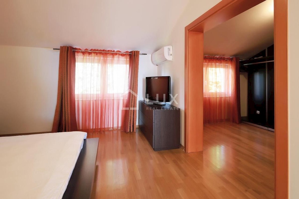 SELCE - penthouse 1. red do morja