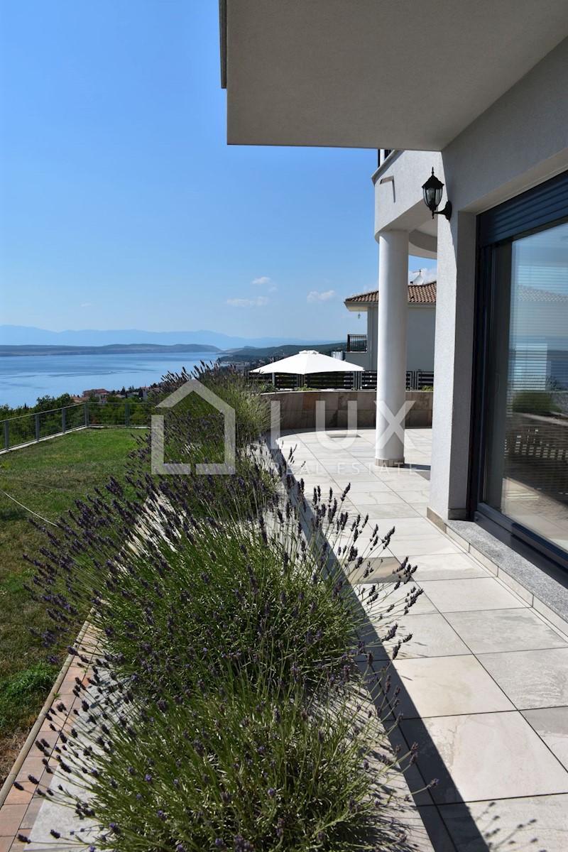 CRIKVENICA - luksuzna vila s pogledom na morje