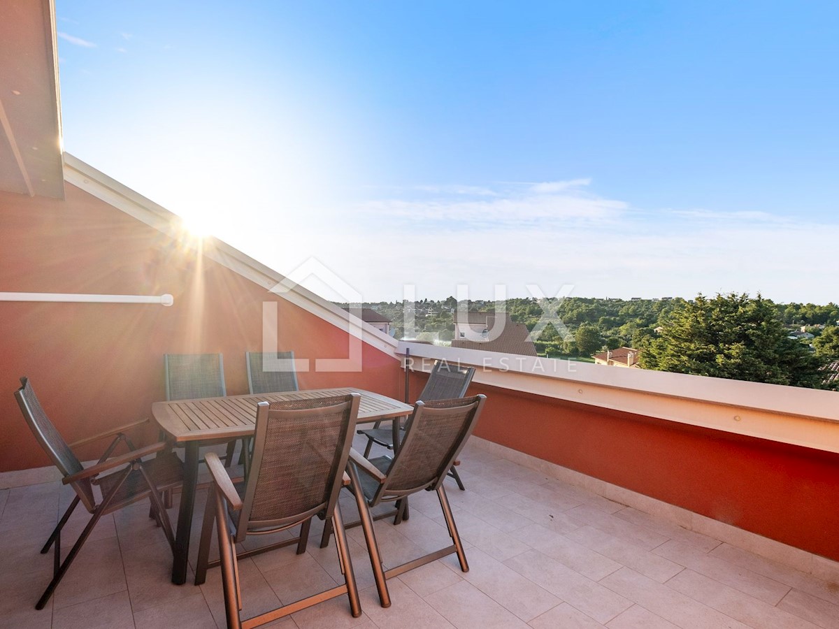 MEDULIN - prostoren apartma z bazenom, 800m do plaže
