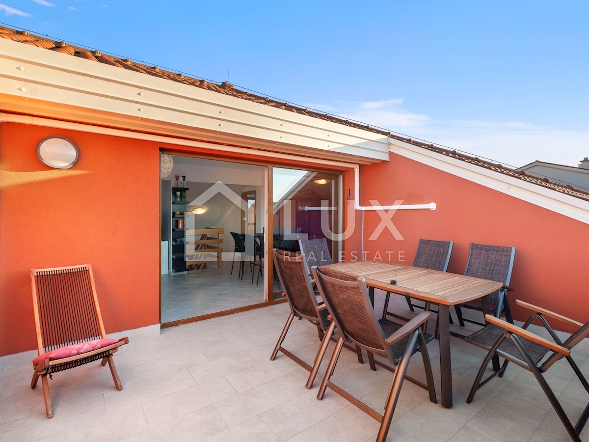 MEDULIN - prostoren apartma z bazenom, 800m do plaže
