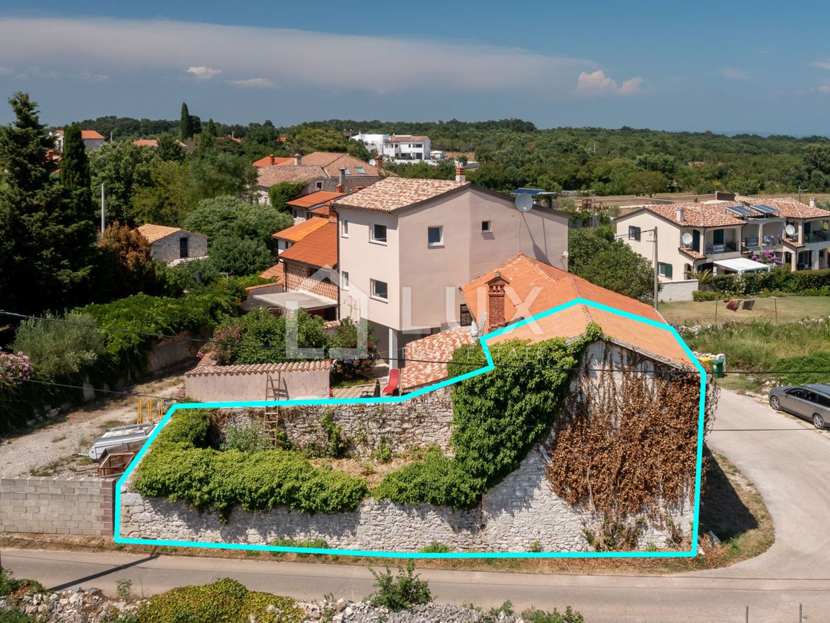 MARČANA, KRNICA - kamnita hiša za obnovo