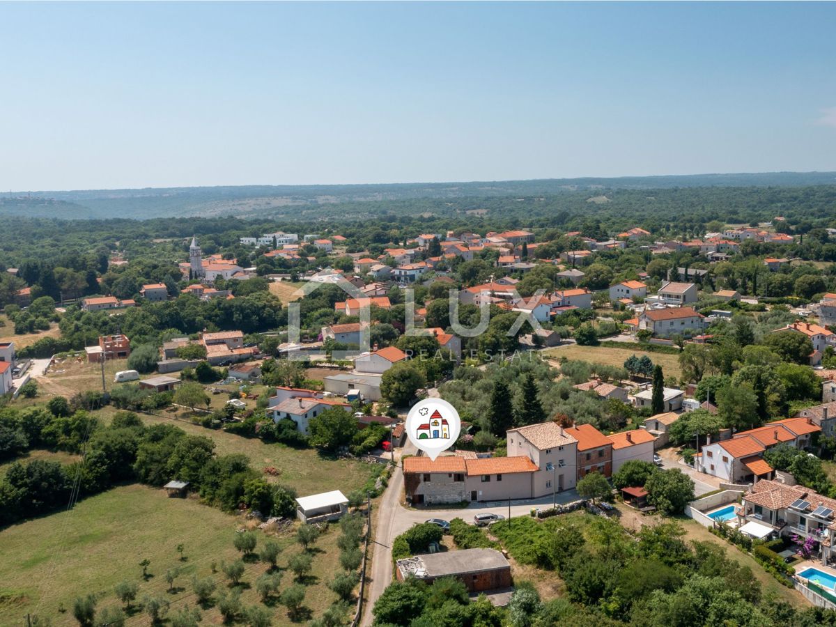 MARČANA, KRNICA - kamnita hiša za obnovo